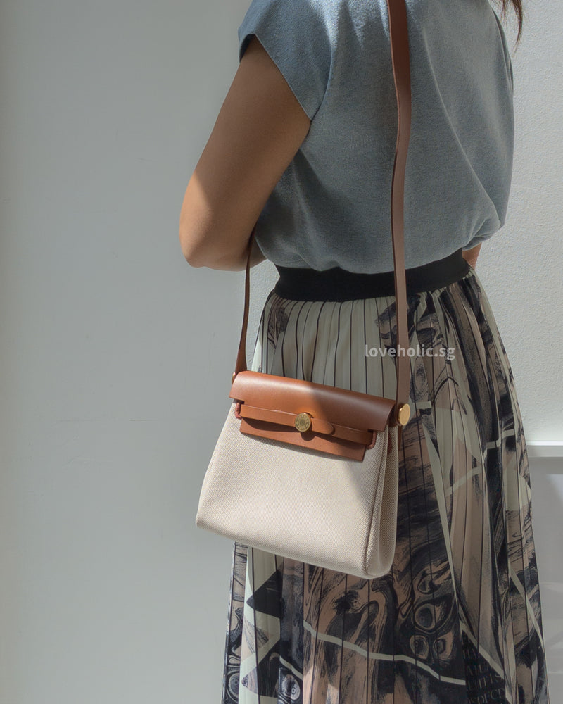 Hermes Herbag 20 | Ecru Beige/Fauve Gold Hardware-modelshots