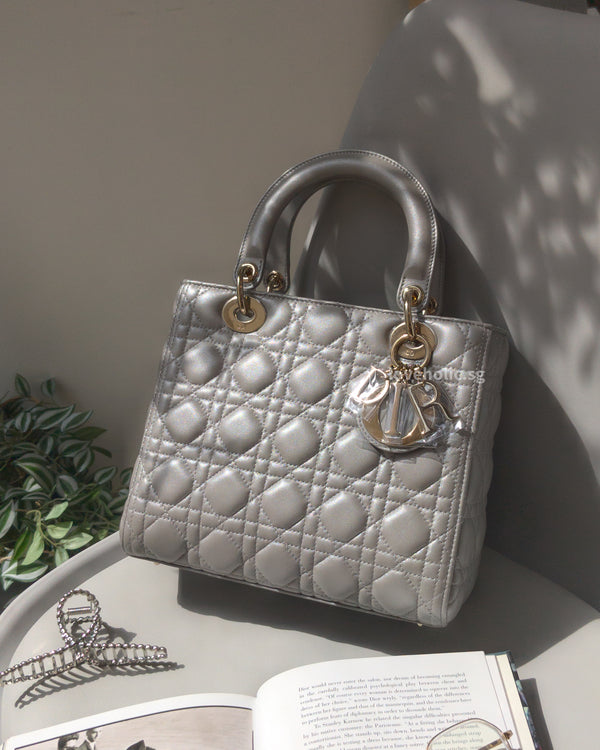 Dior Lady Dior Medium | Pearly Grey Lambskin Light Gold Hardware-main