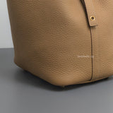 Picotin Lock 18 Biscuit Taurillon Clemence Gold Hardware