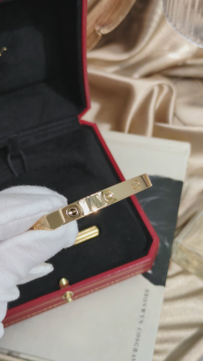 Love Bracelet Classic Size 17 | 18K Gold
