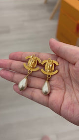 Chanel Vintage Earrings 1996 Classic CC Turnlock with pearl | 24K Gold Hardware