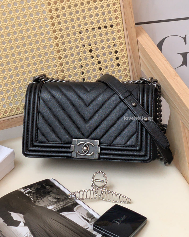 Chanel CC Trendy Chevron Medium | Black Caviar Brushed silver hardware