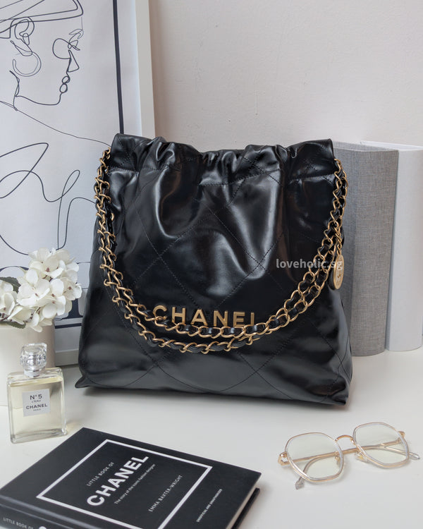 Chanel 22 Bag Small | Black Calfskin Gold Hardware
