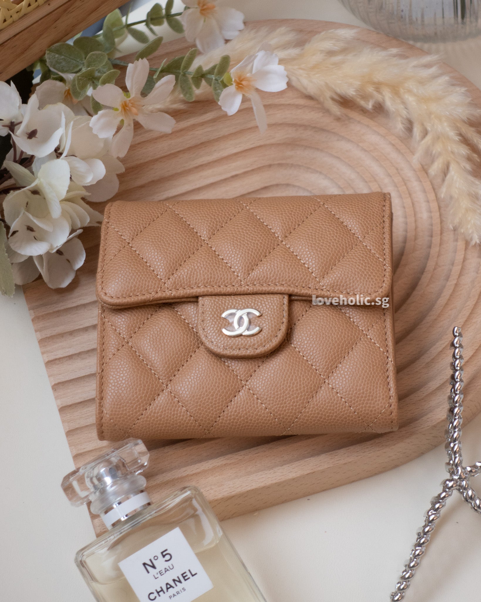classic CHANEL card case holder - more than just a small leather
