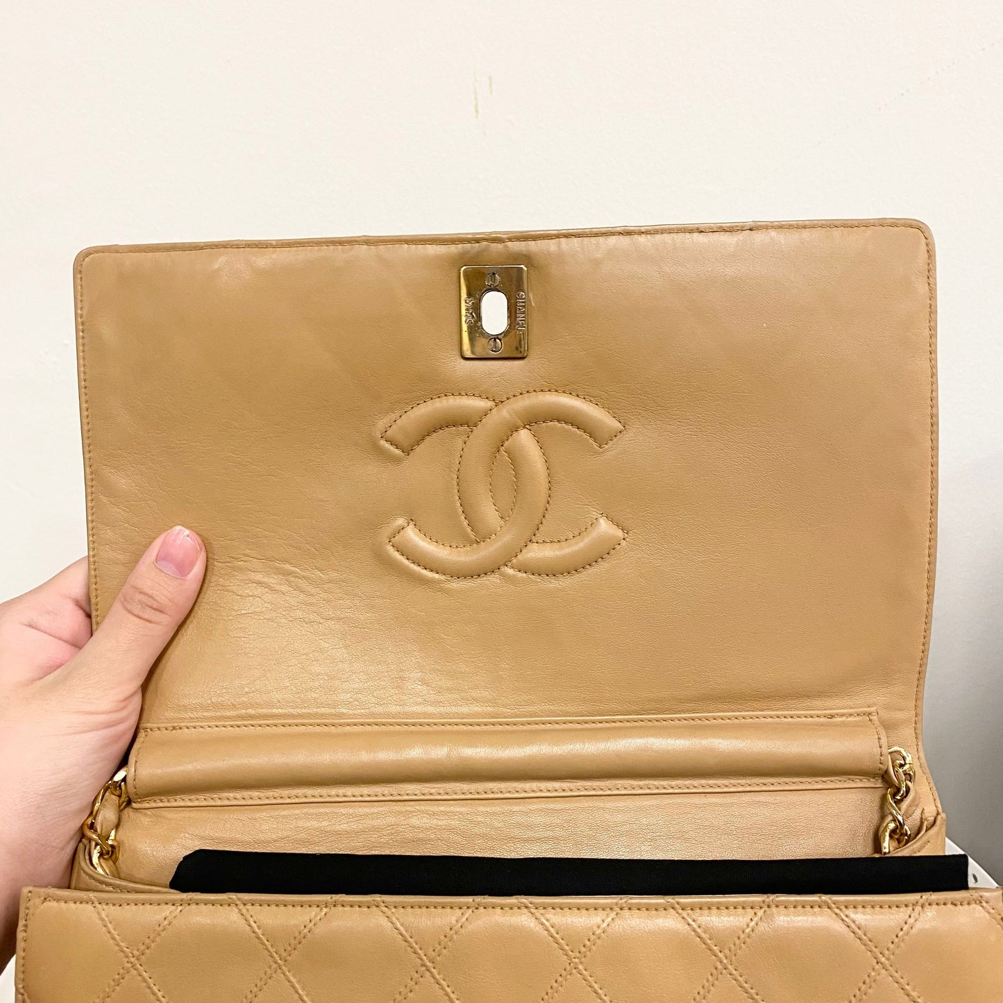 Vintage Flap Bag Beige Lambskin Gold Hardware
