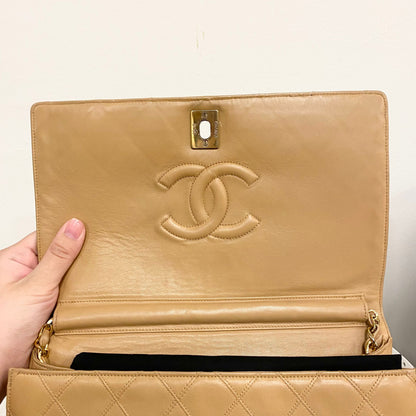 Vintage Flap Bag Beige Lambskin Gold Hardware