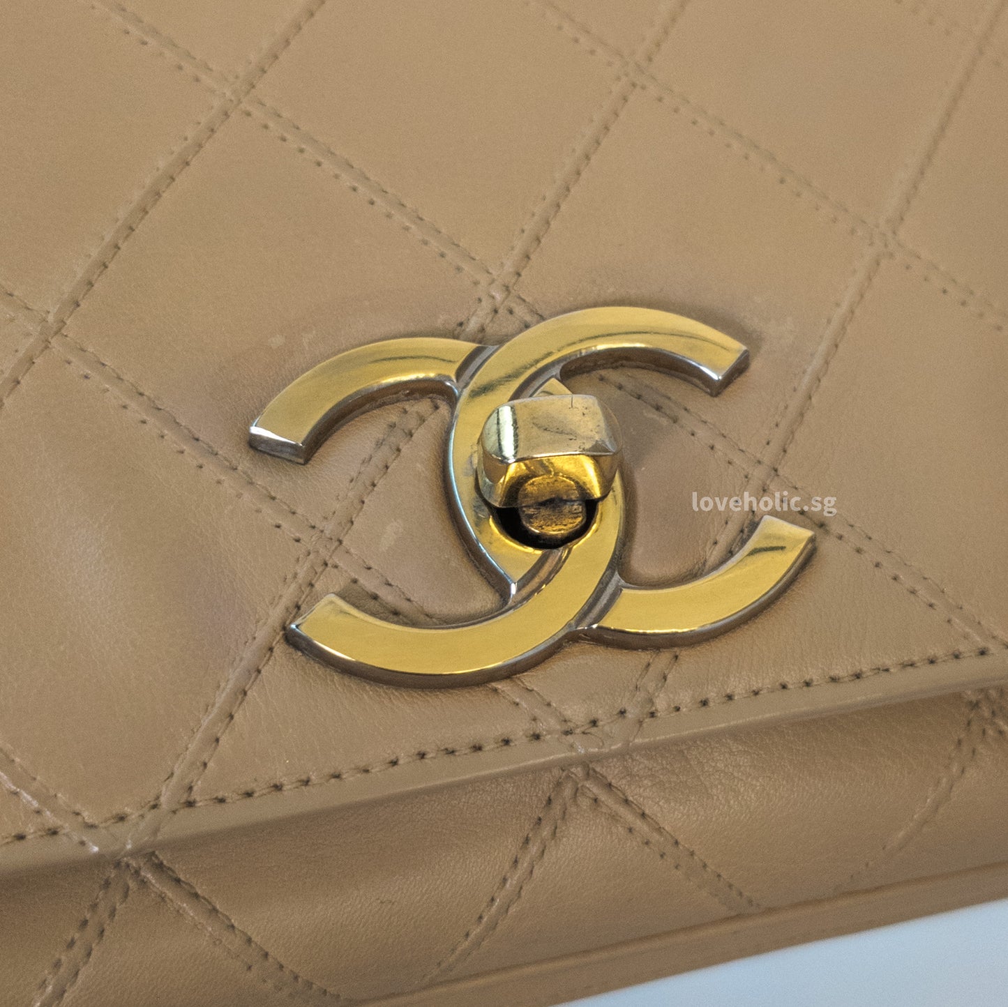 Vintage Flap Bag Beige Lambskin Gold Hardware